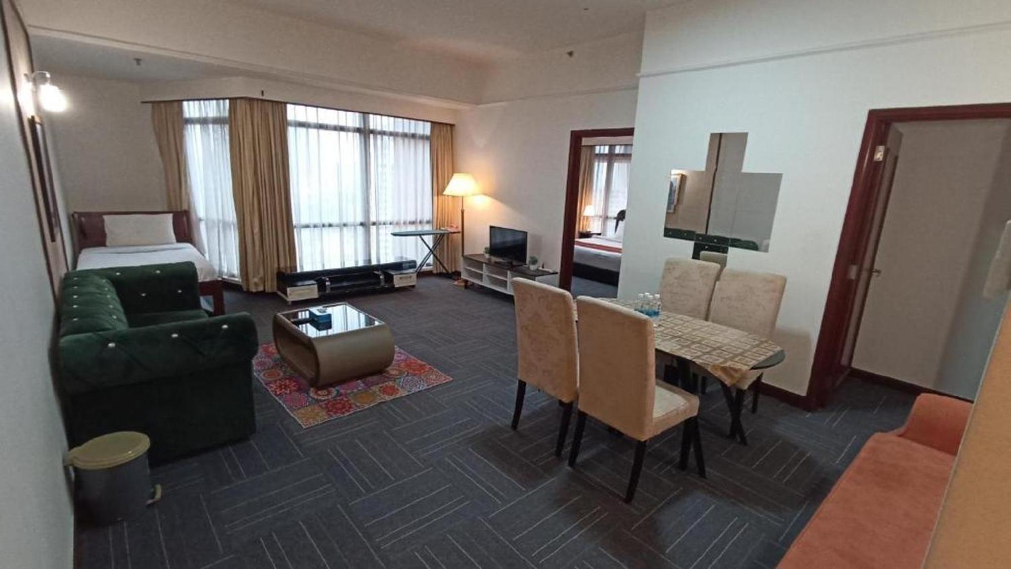 Pangsapuri Famous Service Times Square Kl Kuala Lumpur