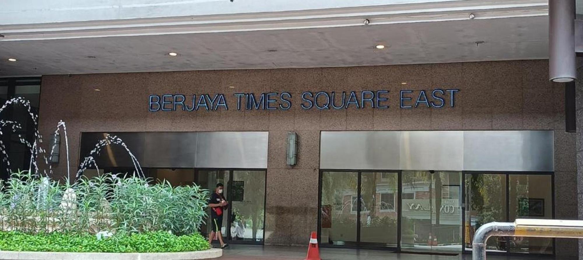 Famous Service Times Square Kl